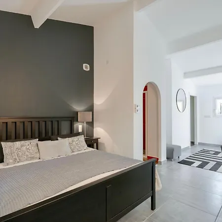 Avec Piscine - Confort Et Tranquillite *